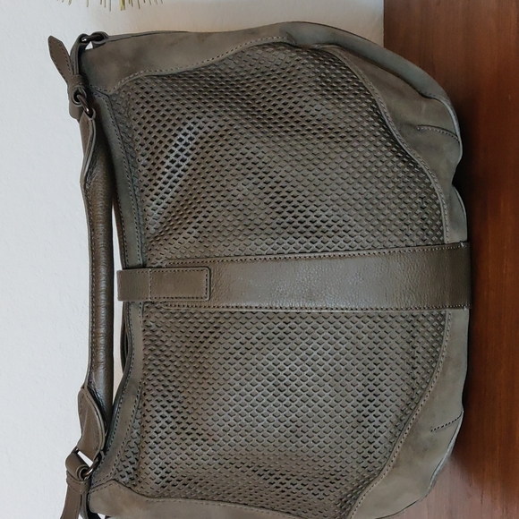 Gorgeous Burberry Suede Neutral Leather Hobo Minimalist - Picture 10 of 17